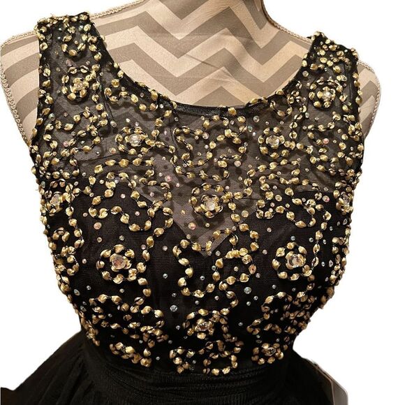 SHORTS BY MON CHERI MCS11624 DRESS - Picture 4 of 9